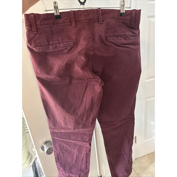 Men's Khakis Skinny Stretch Size 34/32 Burgundy Red - Picture 3 of 3